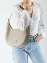 Longchamp Essential cuir Beige-vue-porte