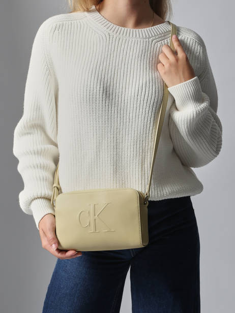 Cross Body Tas Sculpted Calvin klein jeans Bruin sculpted 4K3036G ander zicht 1